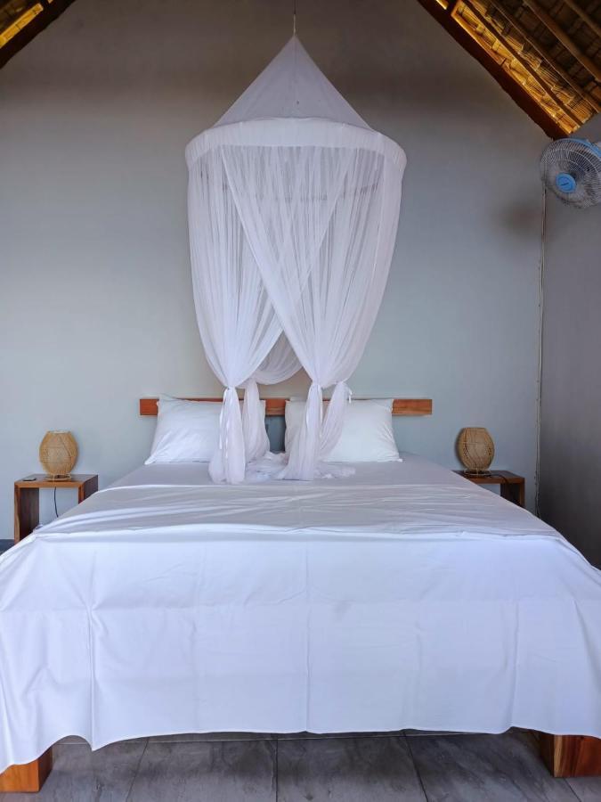 Hotel Cassabonelly à Maumere Extérieur photo